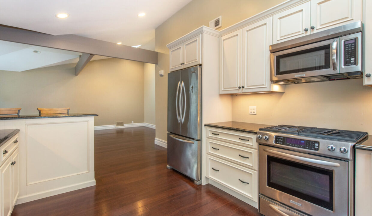 AECAB9DF-3999-4060-95FF-94DEA669B620