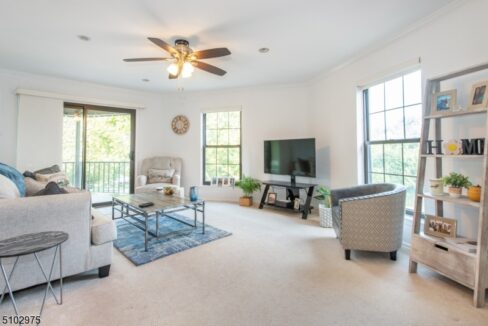181 Long Hill Rd 11-16 1