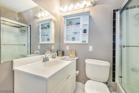 181 Long Hill Rd 11-16 11