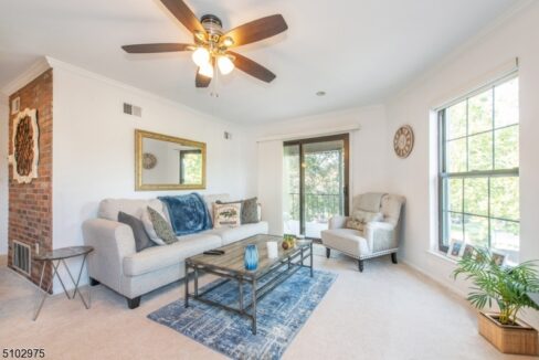 181 Long Hill Rd 11-16 3