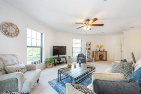 181 Long Hill Rd 11-16 4
