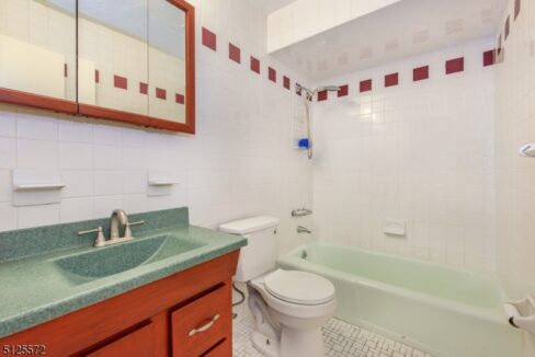 181 Long Hill Rd R9 17