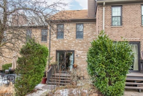181 Long Hill Rd R9 23