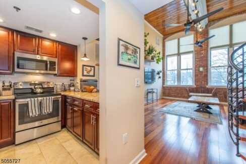 262 Main St 1
