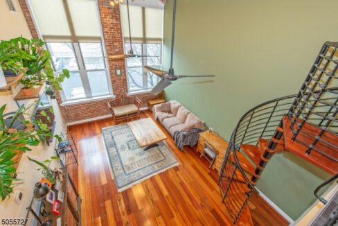 262 Main St 13