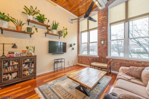 262 Main St 6