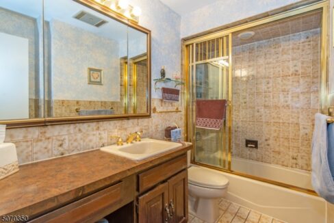 28 Doremus Pl 10