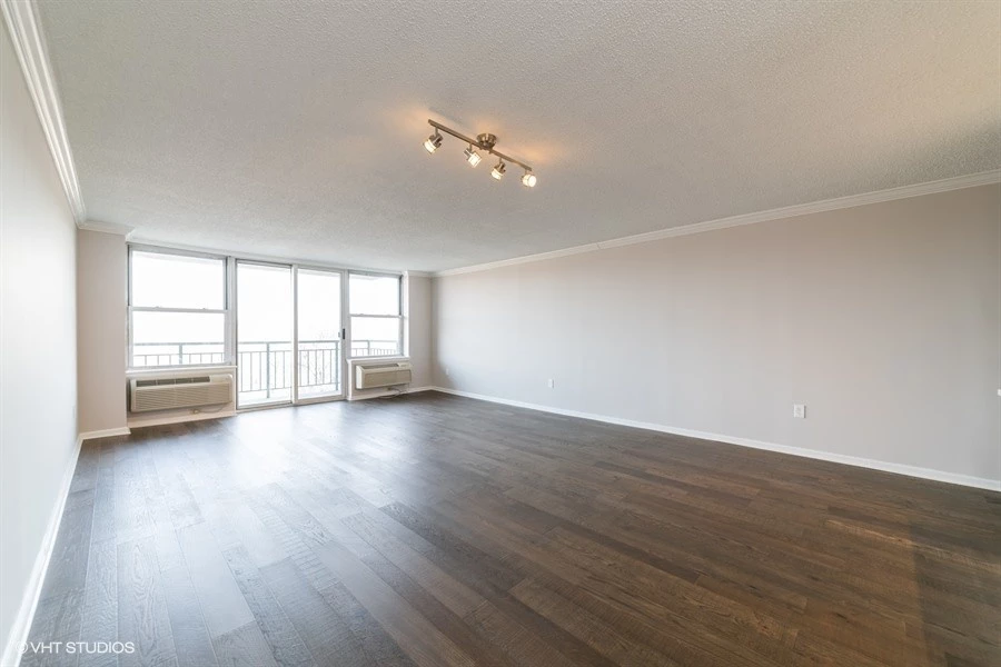 02_300MAINST_Unit806_2002_LowRes