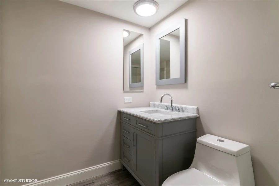 17_300MAINST_Unit806_2017_LowRes