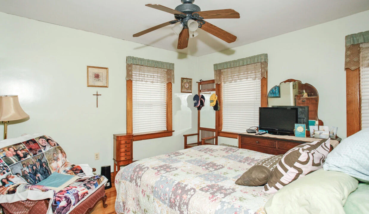 209 Stevens Ave Cedar Grove, NJ