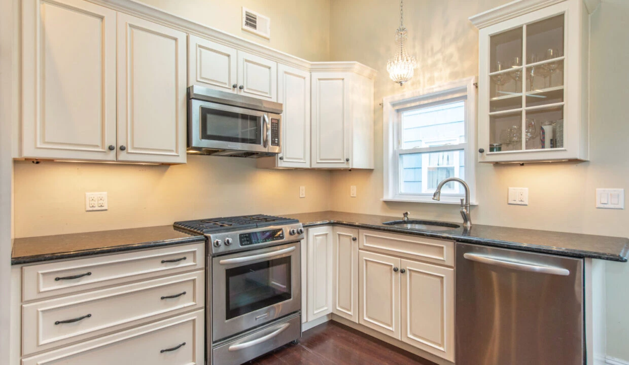 2825C66E-ACAF-4BD6-BD5F-2D3B71BD9520