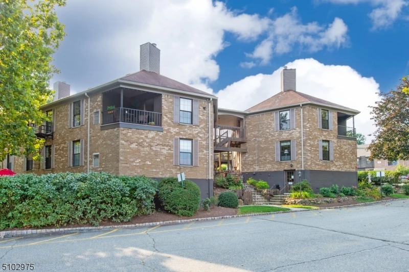 181 Long Hill Rd 11-16 18