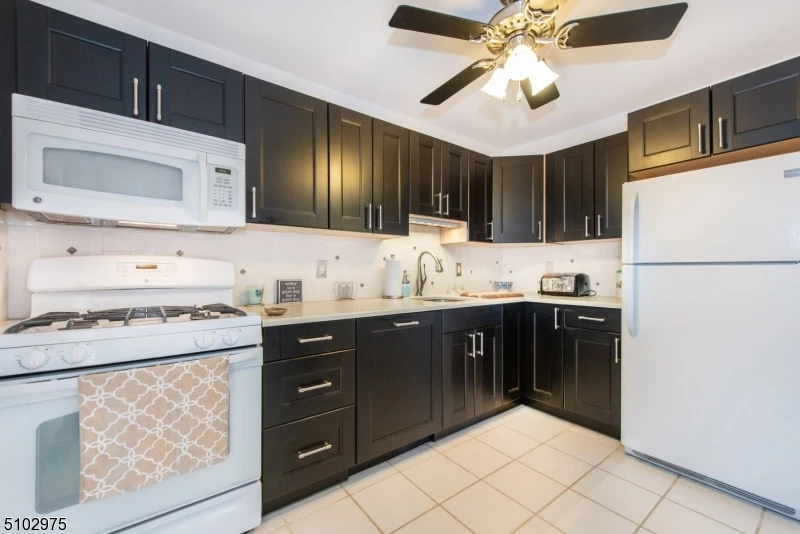 181 Long Hill Rd 11-16 8