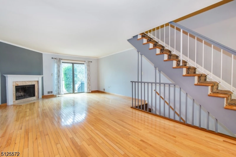 181 Long Hill Rd R9 10