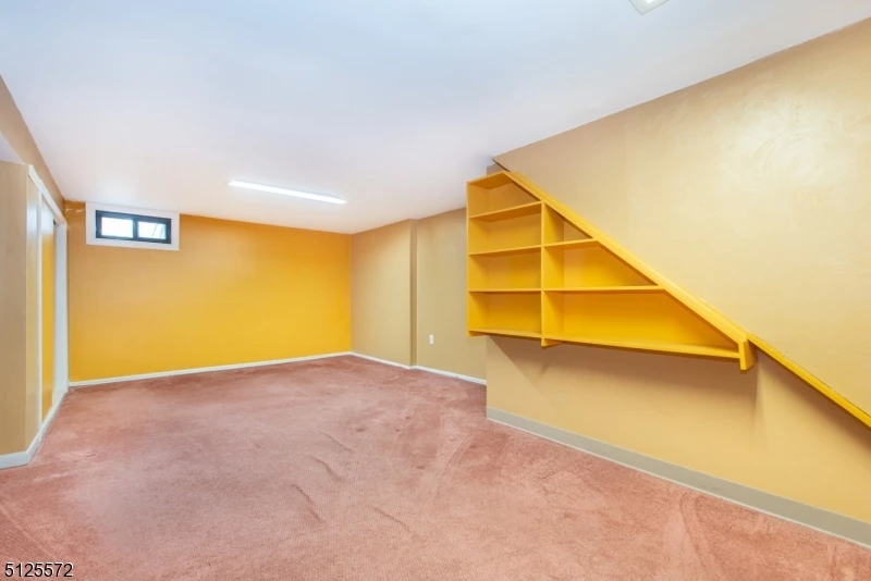 181 Long Hill Rd R9 18