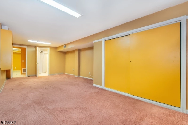 181 Long Hill Rd R9 20