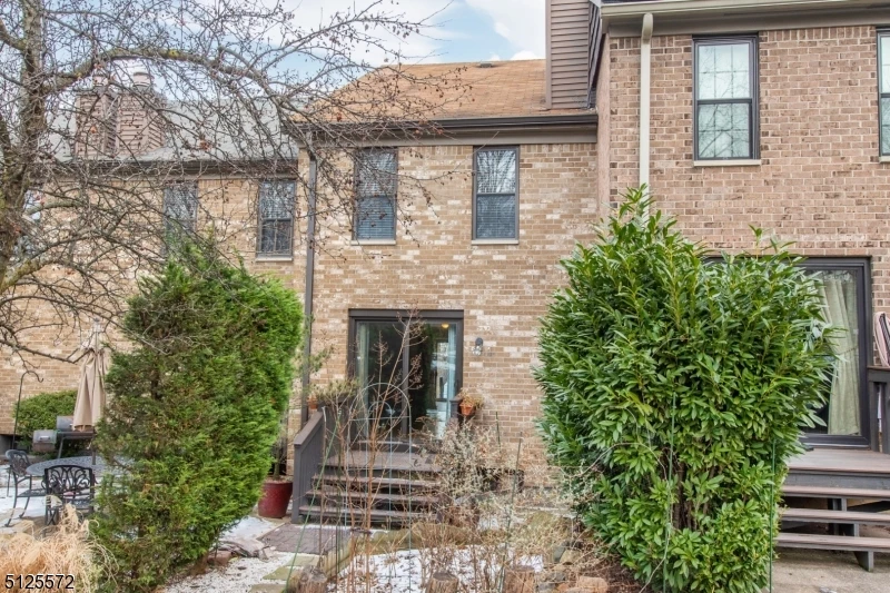 181 Long Hill Rd R9 23