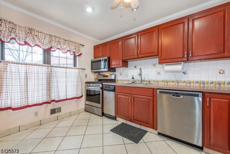 181 Long Hill Rd R9 3