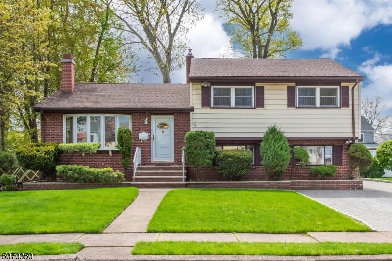 28 Doremus Place, Elmwood Park, NJ 07407