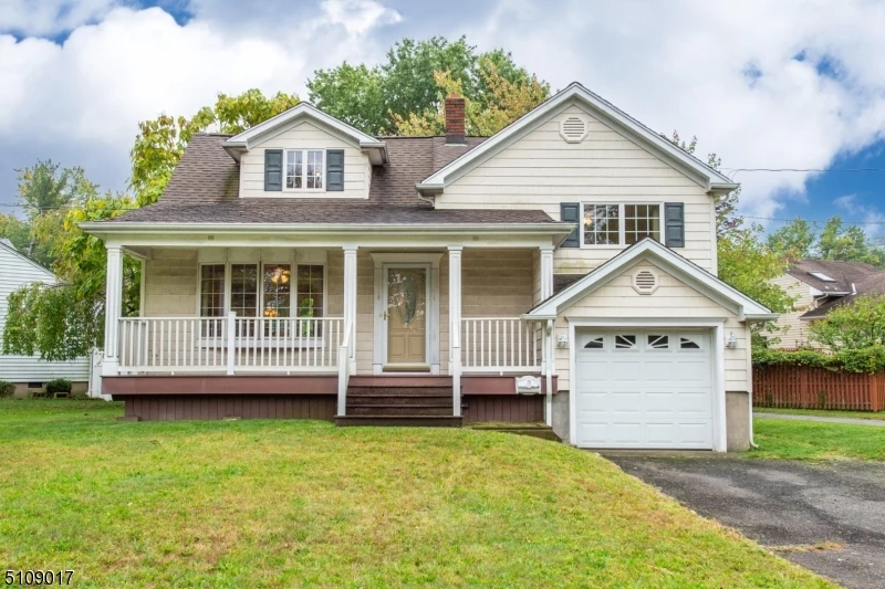 3 Meadow Dr, Little Falls, NJ 07424